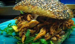 hamburger s trhanym masem