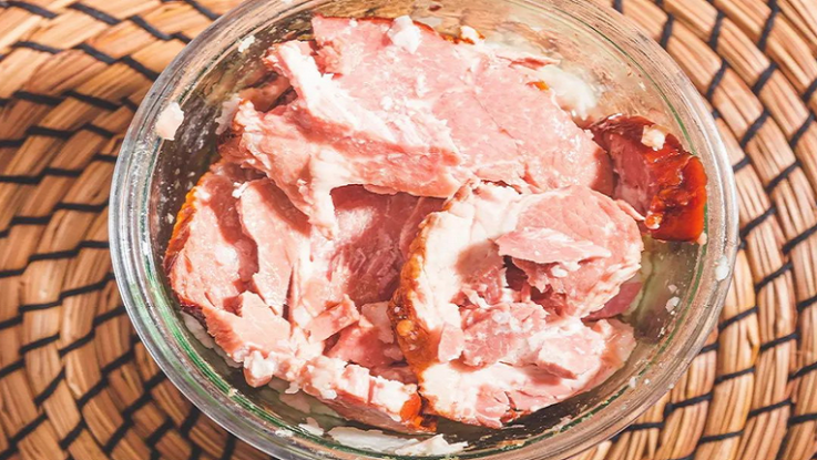 zavarene maso ve sklenici zavarene maso ve sklenici