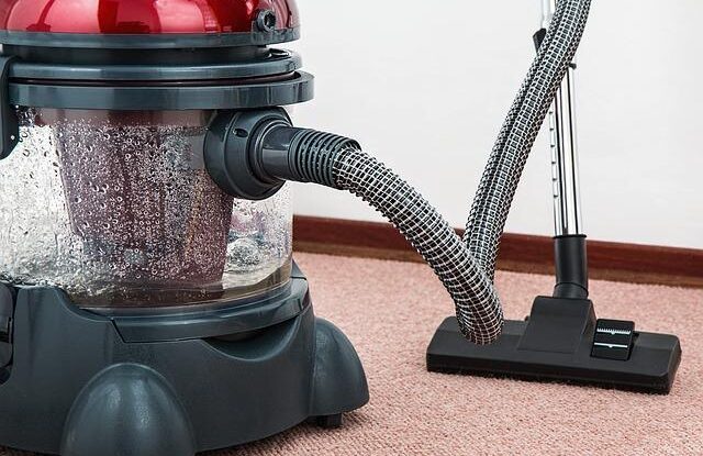 zeny v domacnosti opomijeji uklid mist s nejvyssi koncentraci bakterii jako jsou kliky a prkenka Ženy v domácnosti opomíjejí úklid míst s nejvyšší koncentrací bakterií, jako jsou kliky a prkénka