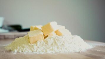 V pračce vyrábím máslo rychle a s málem práce, předkové to dělali podobně