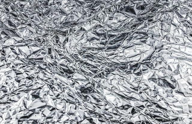 univerzalni potravinarska folie v zime setri topeni funguje jako past a hodi se kutilum Univerzální potravinářská fólie: V zimě šetří topení, funguje jako past a hodí se kutilům