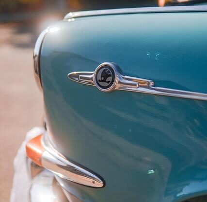 jak vytahnout hrebik aniz byste poskodili tapetu pouzijte kousek dreva jako podlozku pod paku Jak vytáhnout hřebík, aniž byste poškodili tapetu. Použijte kousek dřeva jako podložku pod páku