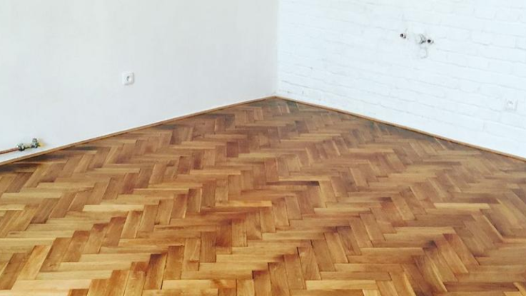 Upevnění sloupků v betonu. Snadná stavba plotu nebo pergoly