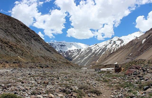 Zpomalování tuhnutí sádry přidáním lihu. Umožní delší dobu modelování