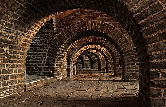 Vlhký sklep: Zbavte se vlhkosti. Nehašené vápno jako účinné řešení