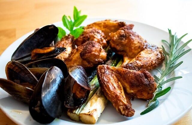 chcete krupava stavnata kureci kridelka jako v kfc naucte se tajemstvi jejich pripravy Chcete křupavá, šťavnatá kuřecí křidélka jako v KFC? Naučte se tajemství jejich přípravy